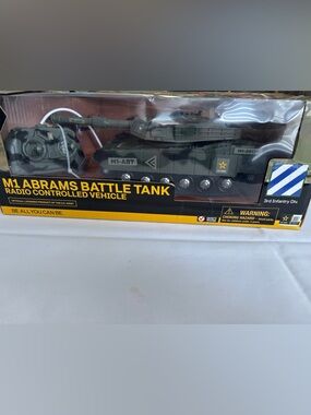 Kids Remote Control Battle Tank - Green